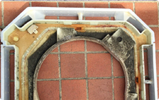 エアコンから水漏れがする。